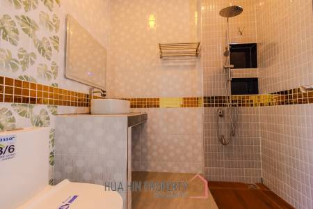 BRAND NEW MODERN SINGLE  VILLA  : 3 bed on soi Rai Land