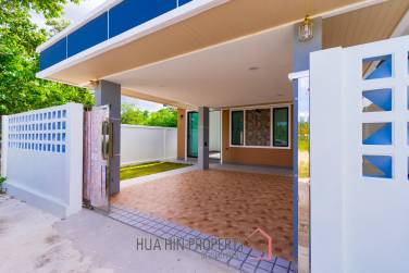 BRAND NEW MODERN SINGLE  VILLA  : 3 bed on soi Rai Land