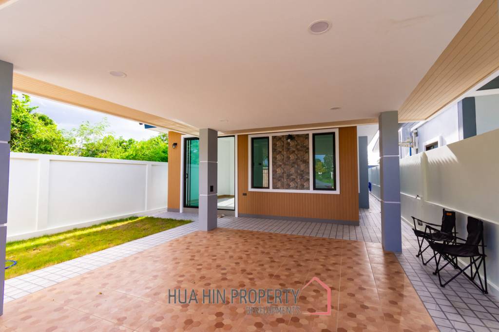 BRAND NEW MODERN SINGLE  VILLA  : 3 bed on soi Rai Land