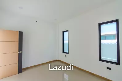 BRAND NEW MODERN SINGLE  VILLA  : 3 bed on soi Rai Land