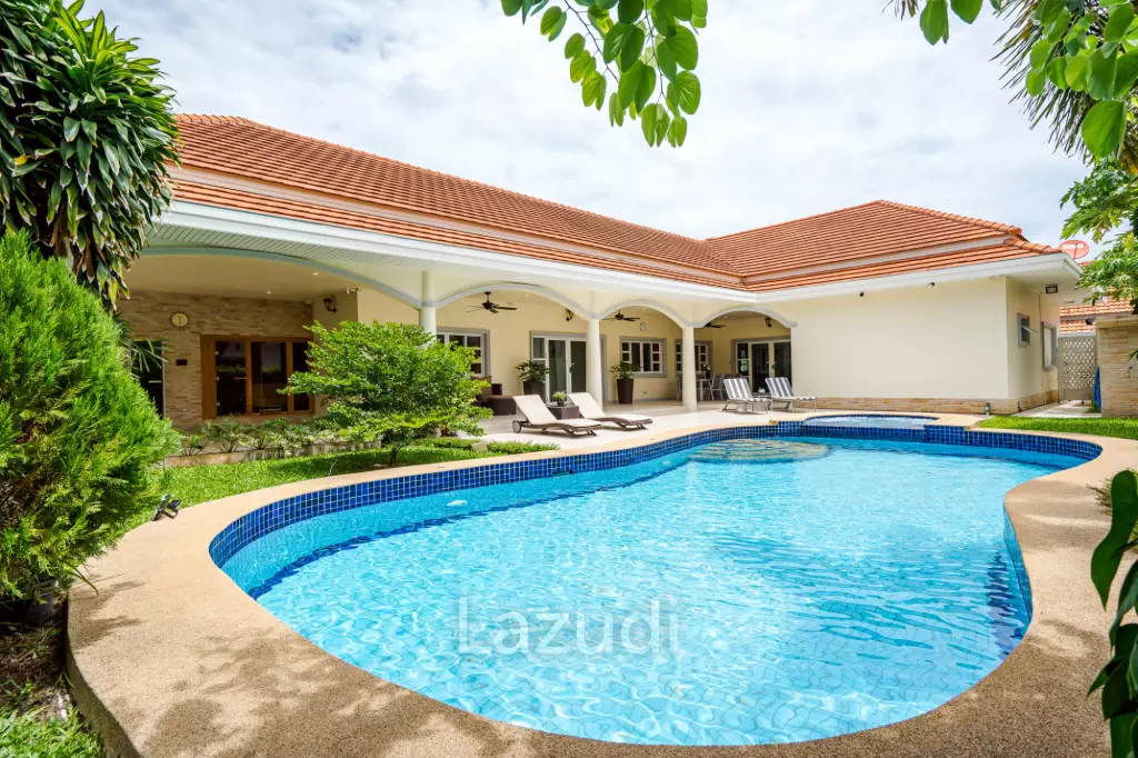 Pool villa with jacuzzi in Nong Khae Hua Hin