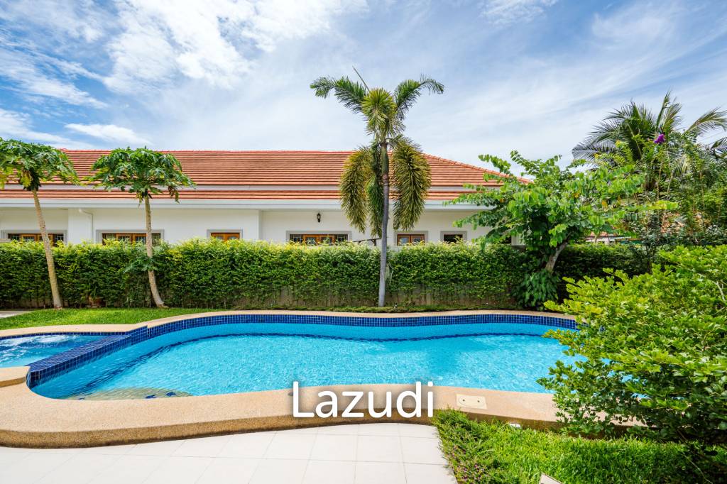 Pool villa with jacuzzi in Nong Khae Hua Hin