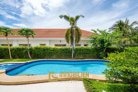 Luxusvilla mit Pool und Sauna in Hua Hin