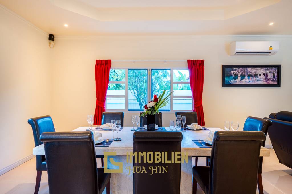 Luxusvilla mit Pool und Sauna in Hua Hin