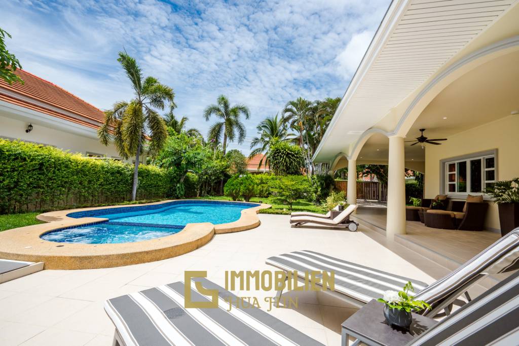 Luxusvilla mit Pool und Sauna in Hua Hin