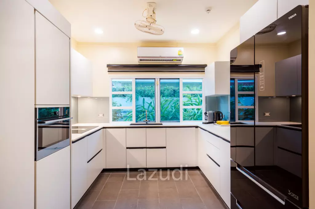 Pool villa with jacuzzi in Nong Khae Hua Hin