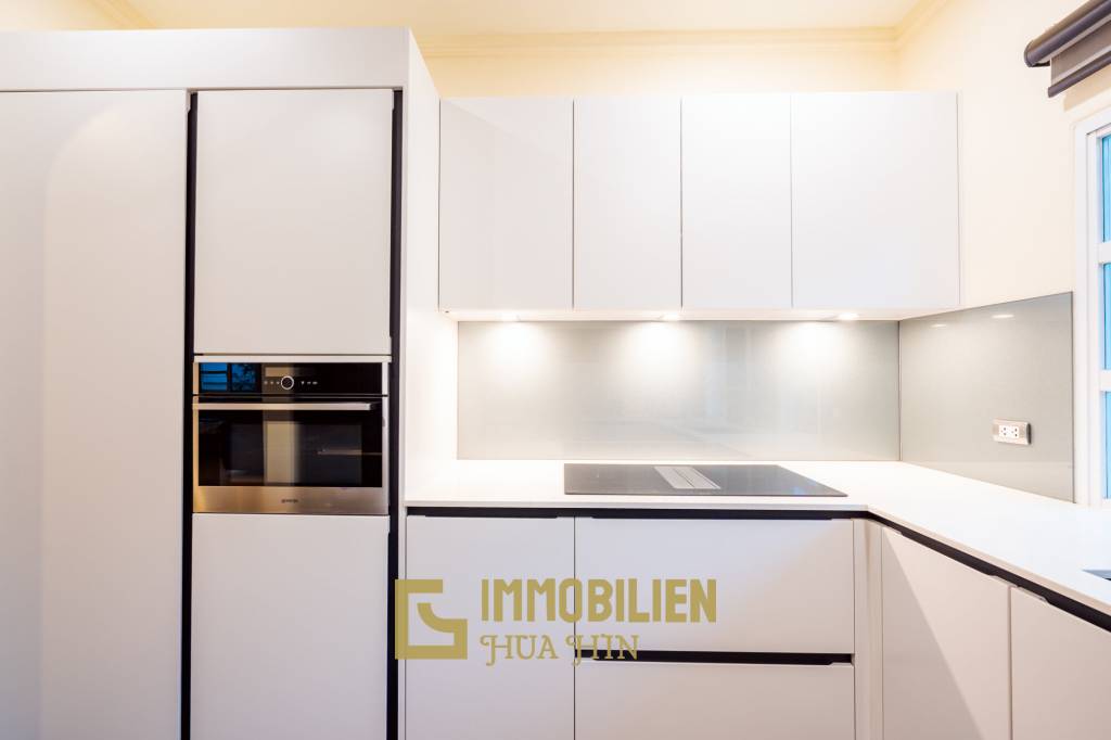 Luxusvilla mit Pool und Sauna in Hua Hin