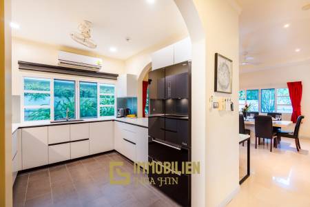 Luxusvilla mit Pool und Sauna in Hua Hin