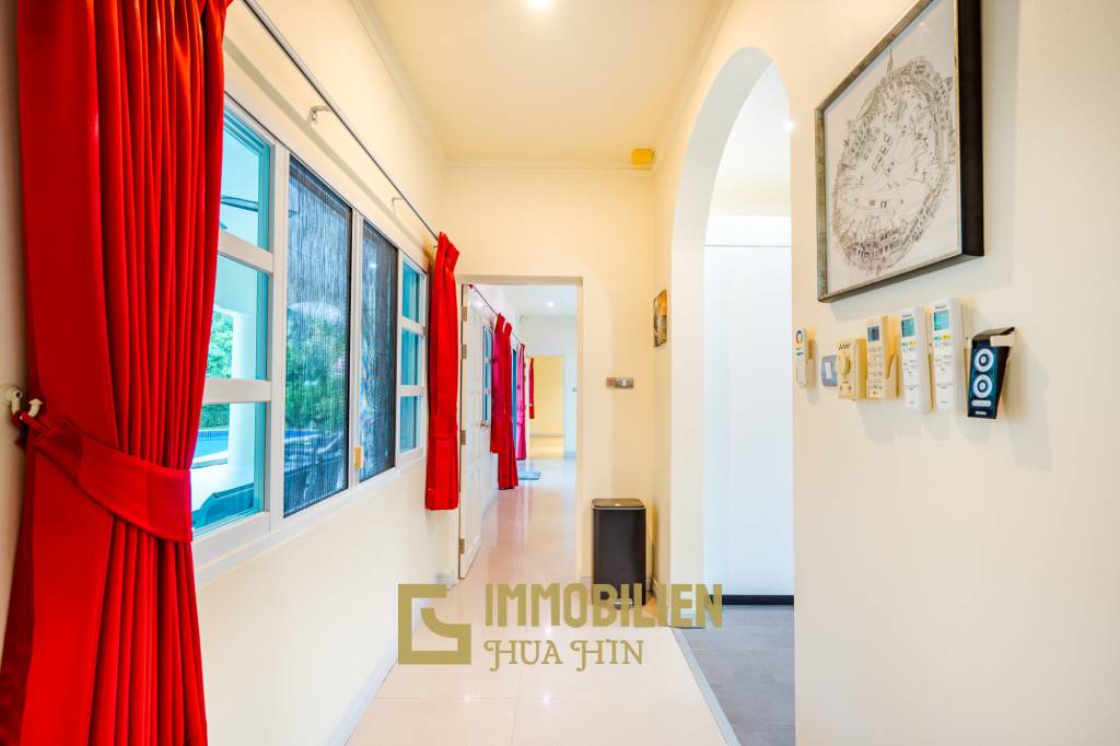 Luxusvilla mit Pool und Sauna in Hua Hin