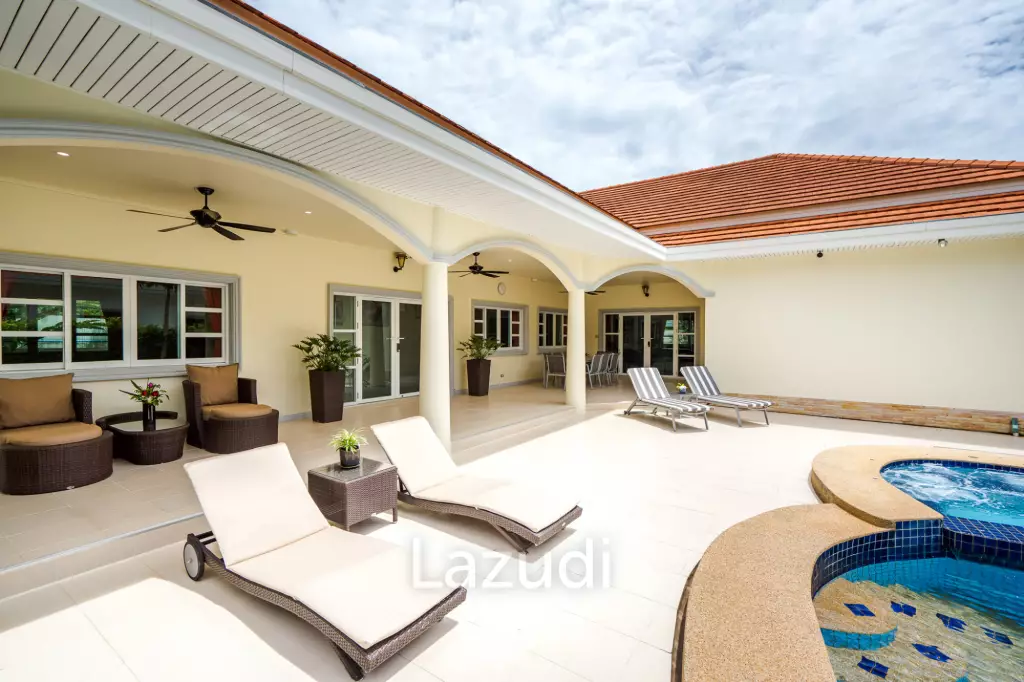 Pool villa with jacuzzi in Nong Khae Hua Hin