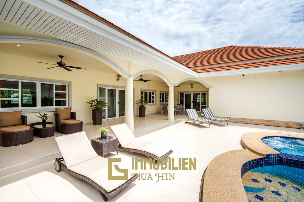 Luxusvilla mit Pool und Sauna in Hua Hin