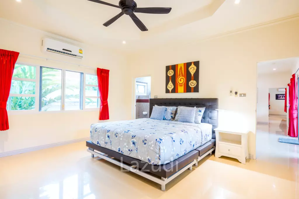 Pool villa with jacuzzi in Nong Khae Hua Hin