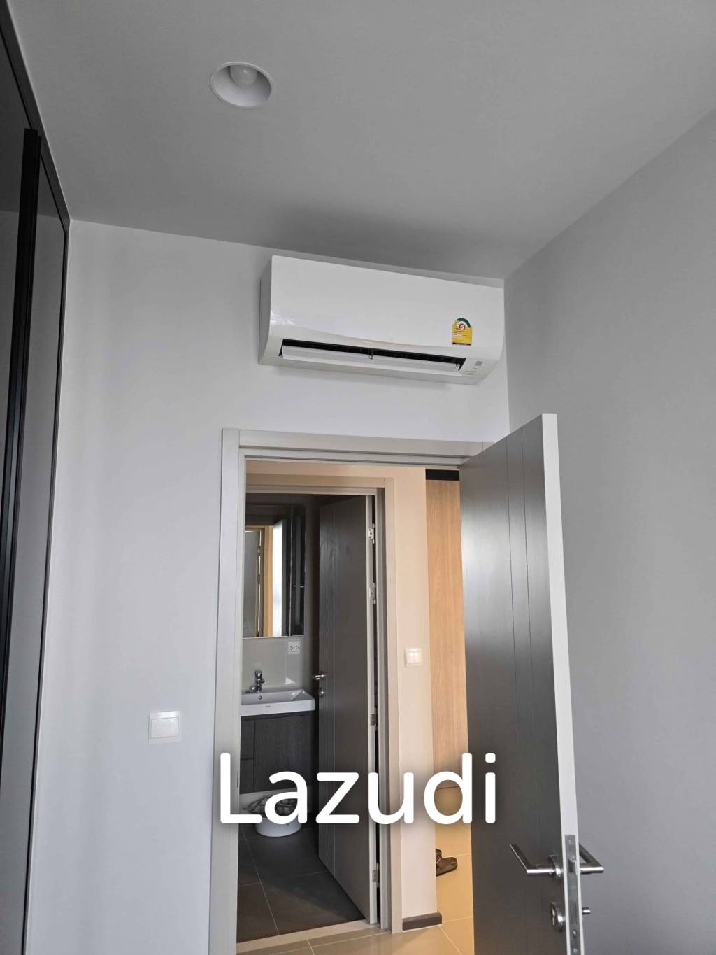 2  Beds 2 Baths 50 SQ.M OKA HAUS Sukhumvit 36