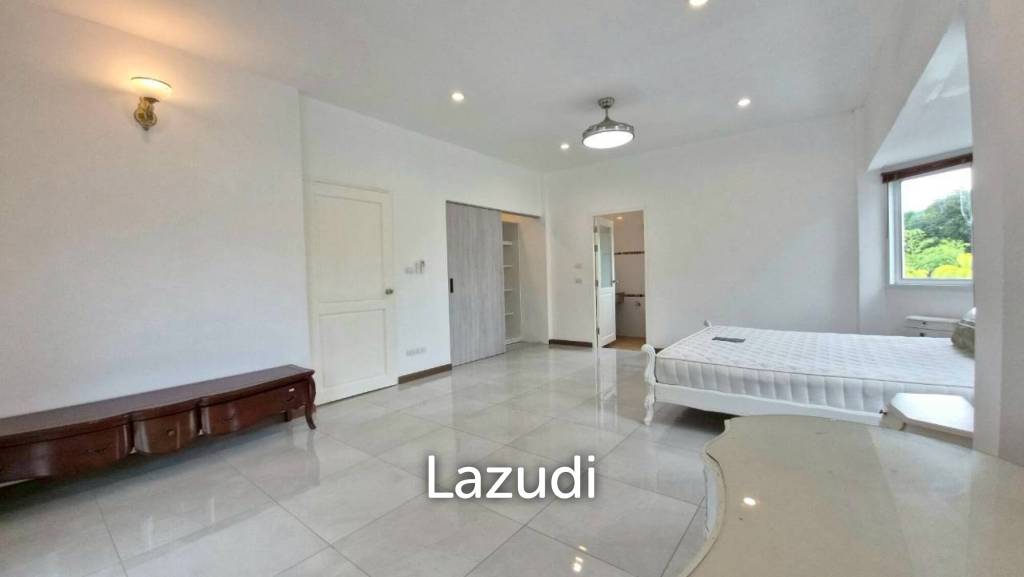 3 Beds 4 Baths 220 SQ.M. Jomtien Beach Paradise