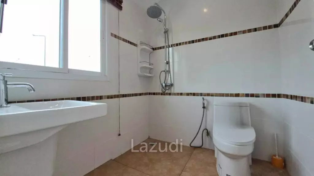 3 Beds 4 Baths 220 SQ.M. Jomtien Beach Paradise