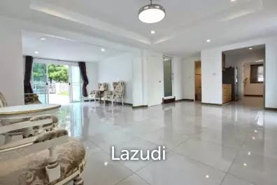 3 Beds 4 Baths 220 SQ.M. Jomtien Beach Paradise