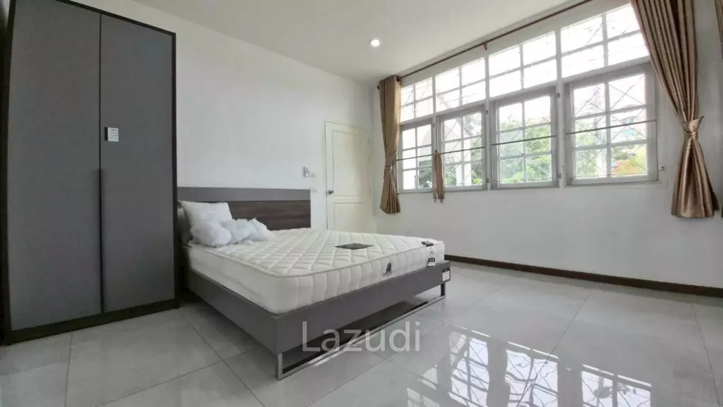 3 Beds 4 Baths 220 SQ.M. Jomtien Beach Paradise