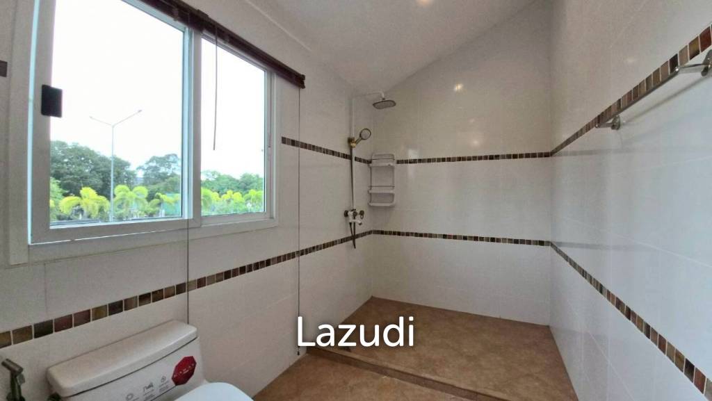 3 Beds 4 Baths 220 SQ.M. Jomtien Beach Paradise