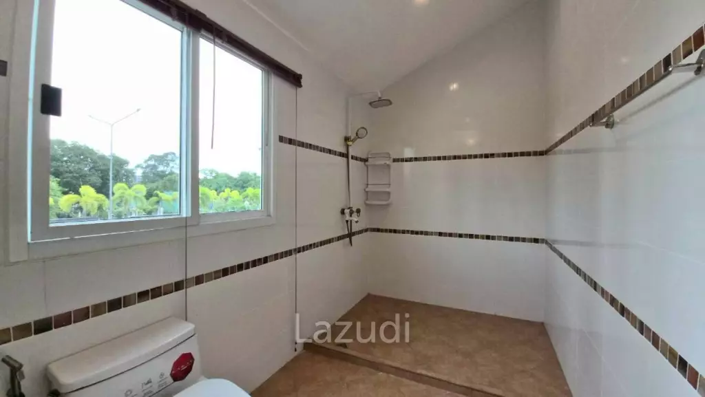 3 Beds 4 Baths 220 SQ.M. Jomtien Beach Paradise