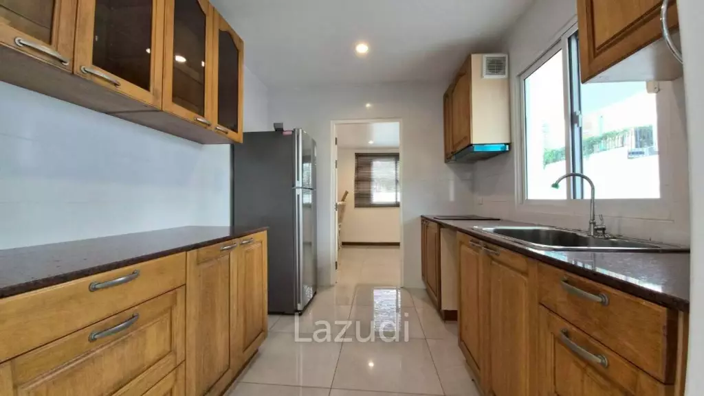 3 Beds 4 Baths 220 SQ.M. Jomtien Beach Paradise