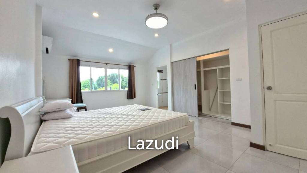 3 Beds 4 Baths 220 SQ.M. Jomtien Beach Paradise