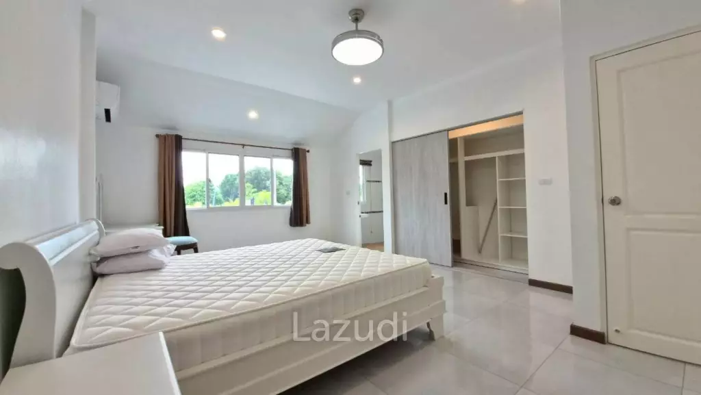 3 Beds 4 Baths 220 SQ.M. Jomtien Beach Paradise