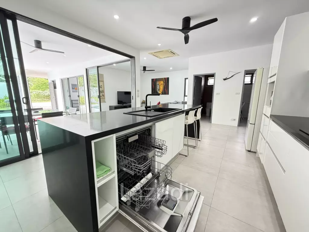 3-Bedroom Private Pool Villa in Lamai – Close to international School