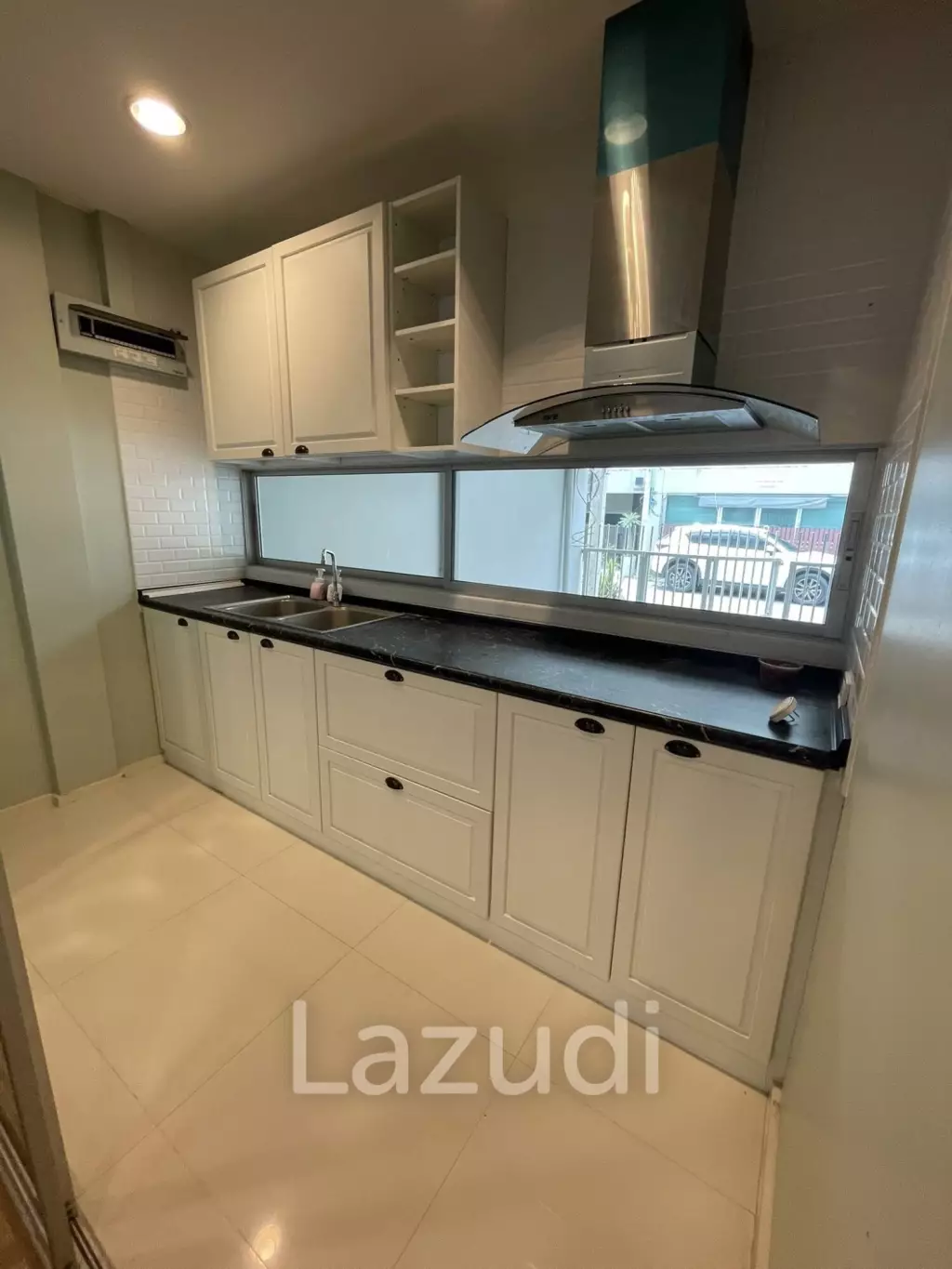 2 Bed 3 Bath 200 SQ.M Noble Cube Pattanakarn