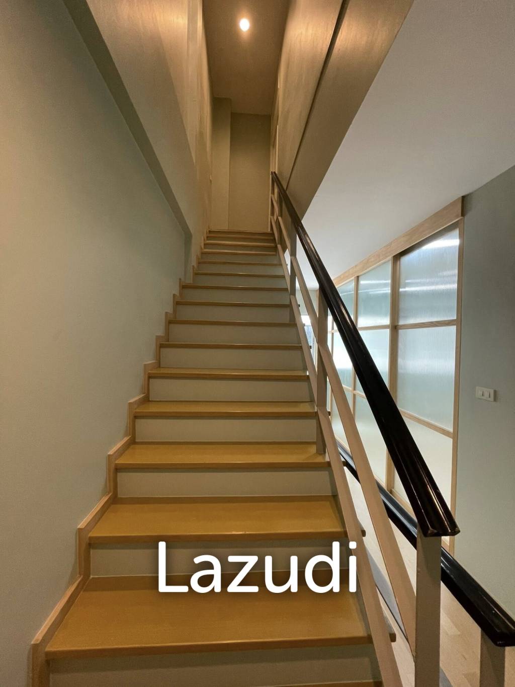 2 Bed 3 Bath 200 SQ.M Noble Cube Pattanakarn