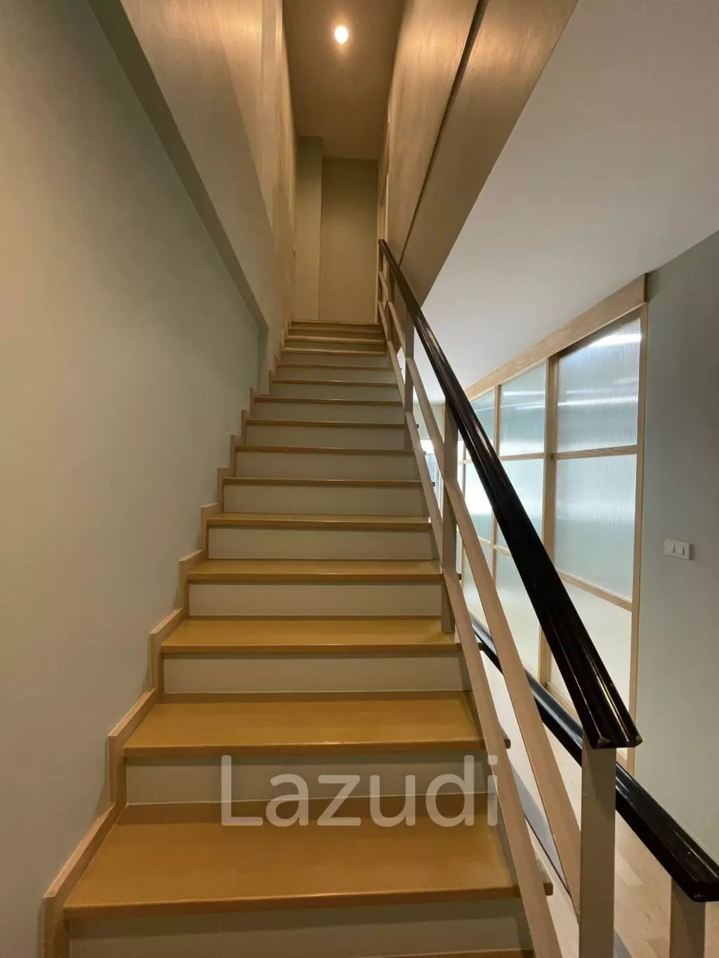 2 Bed 3 Bath 200 SQ.M Noble Cube Pattanakarn