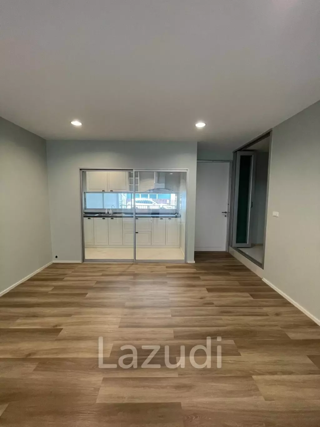 2 Bed 3 Bath 200 SQ.M Noble Cube Pattanakarn