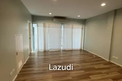 2 Bed 3 Bath 200 SQ.M Noble Cube Pattanakarn
