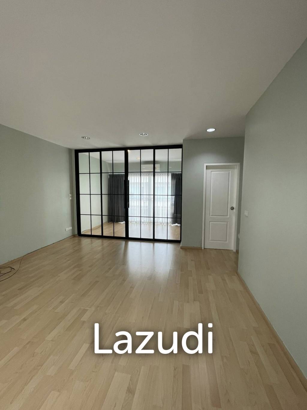 2 Bed 3 Bath 200 SQ.M Noble Cube Pattanakarn