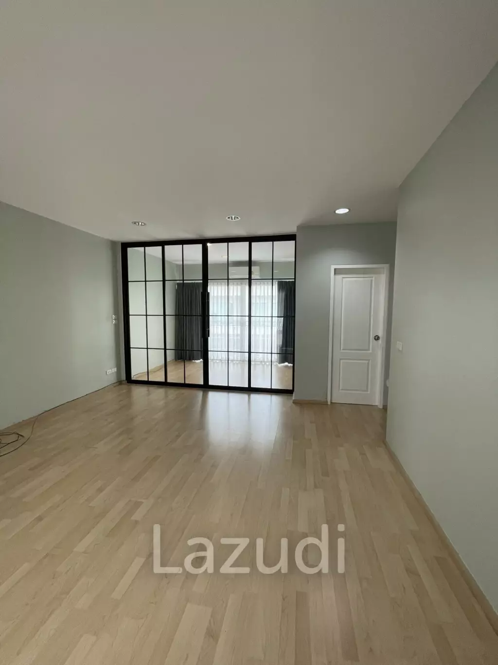 2 Bed 3 Bath 200 SQ.M Noble Cube Pattanakarn