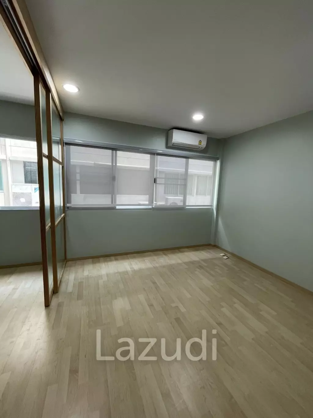 2 Bed 3 Bath 200 SQ.M Noble Cube Pattanakarn