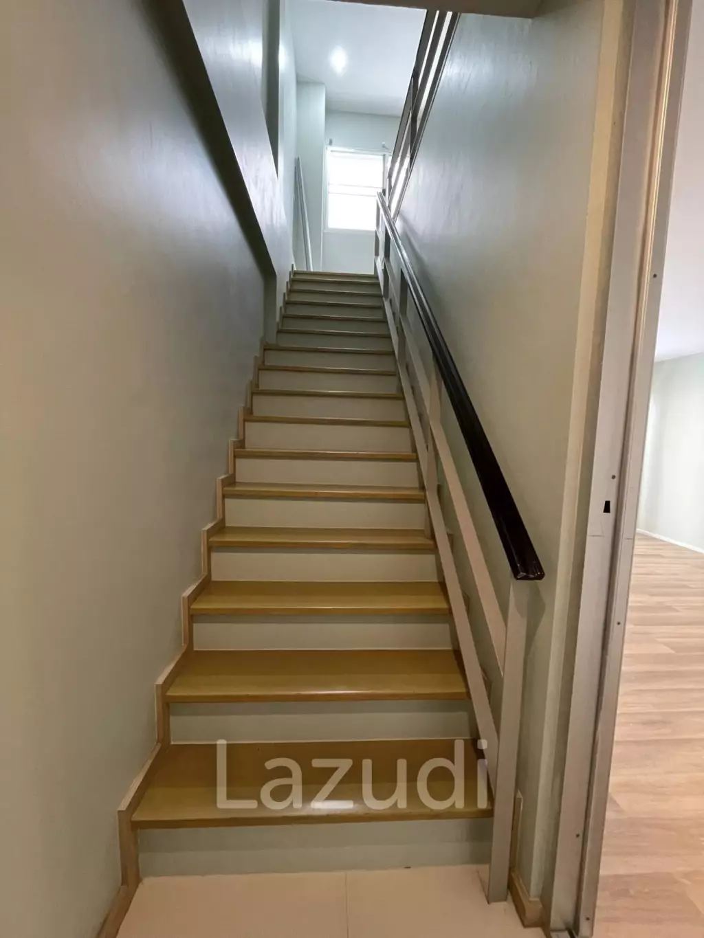 2 Bed 3 Bath 200 SQ.M Noble Cube Pattanakarn