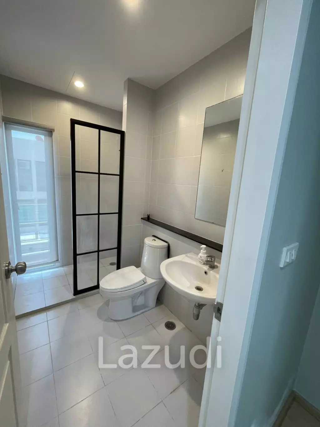 2 Bed 3 Bath 200 SQ.M Noble Cube Pattanakarn