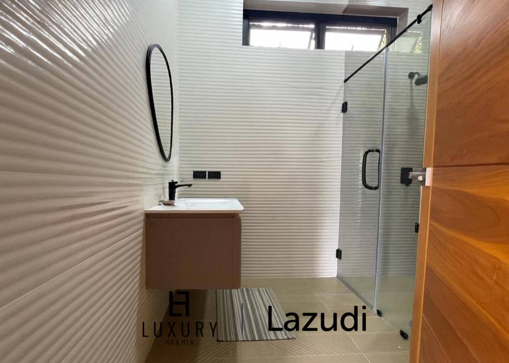 Совершенно новый / открытая планировка / бассейн 10 х 4 метра