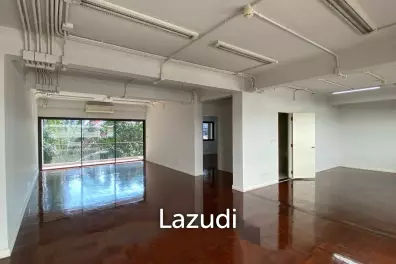 Modern Office Space in a Prime Location near MRT Asoke
