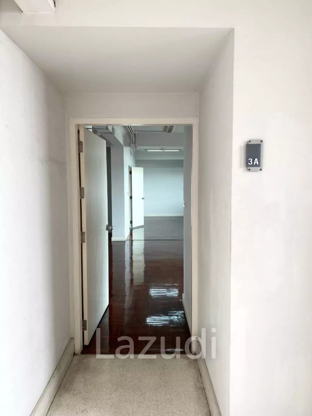 Modern Office Space in a Prime Location near MRT Asoke
