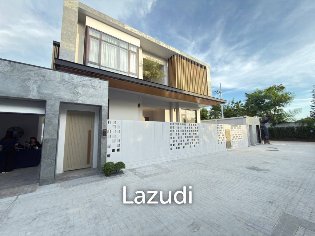 4 Bedrooms 5 Bathrooms 485 SQ.M. Tree Villa