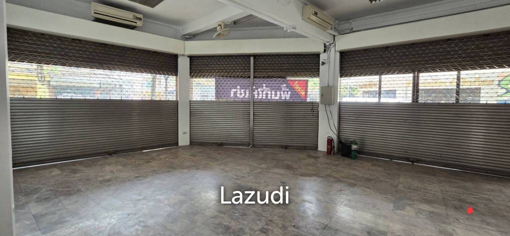 Prime Corner Retail Space in Samphanthawong