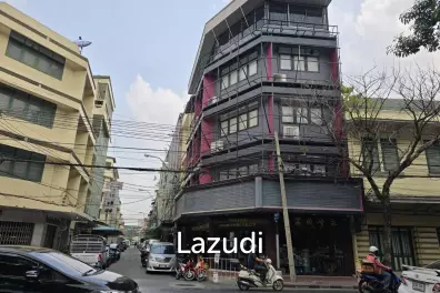 Prime Corner Retail Space in Samphanthawong