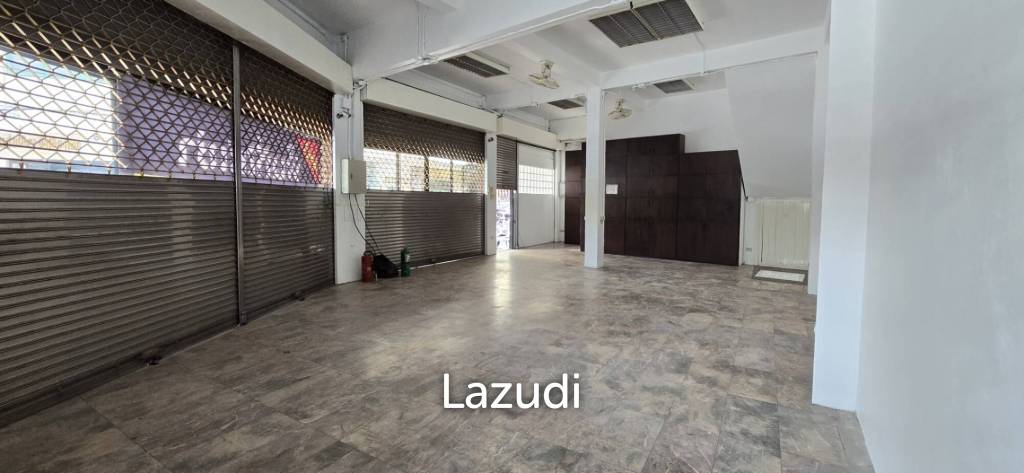 Prime Corner Retail Space in Samphanthawong