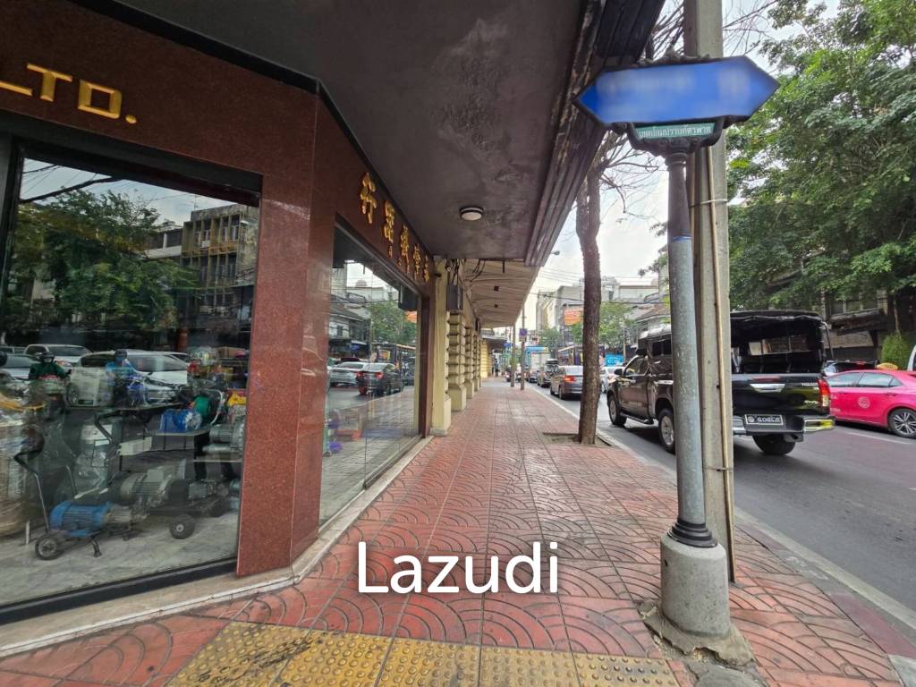 Prime Corner Retail Space in Samphanthawong