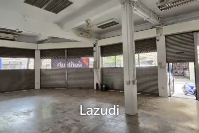 Prime Corner Retail Space in Samphanthawong