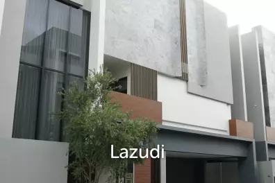 4 Beds 6 Baths 344 SQ.M BuGaan Krungthep Kreetha