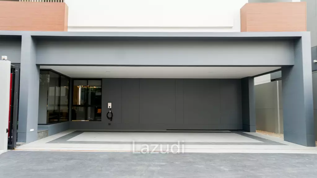 4 Beds 6 Baths 344 SQ.M BuGaan Krungthep Kreetha