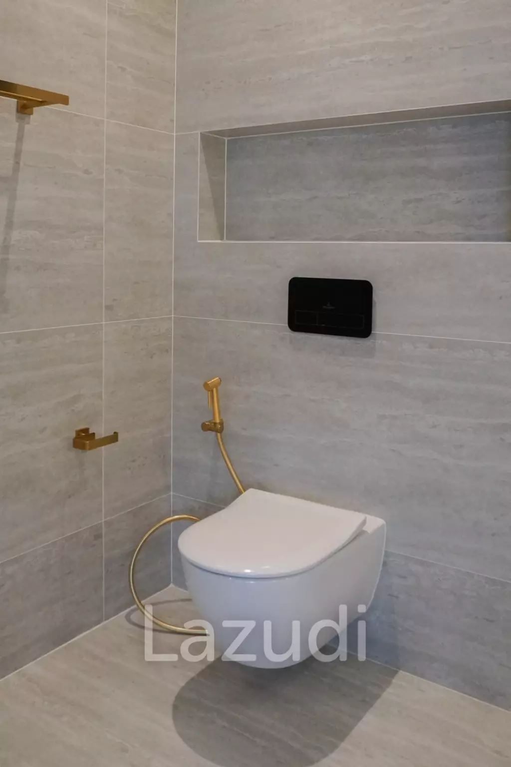 4 Beds 6 Baths 344 SQ.M BuGaan Krungthep Kreetha