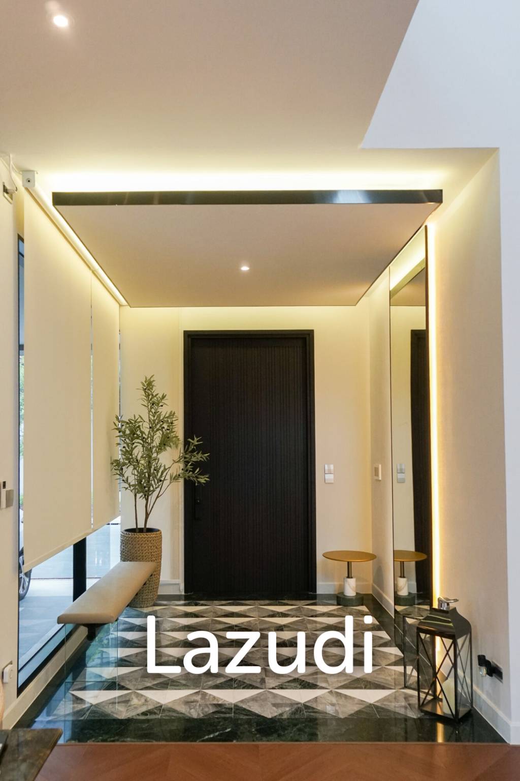 4 Beds 6 Baths 344 SQ.M BuGaan Krungthep Kreetha